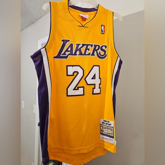 Kobe Bryant jersey - Picture 3 of 3